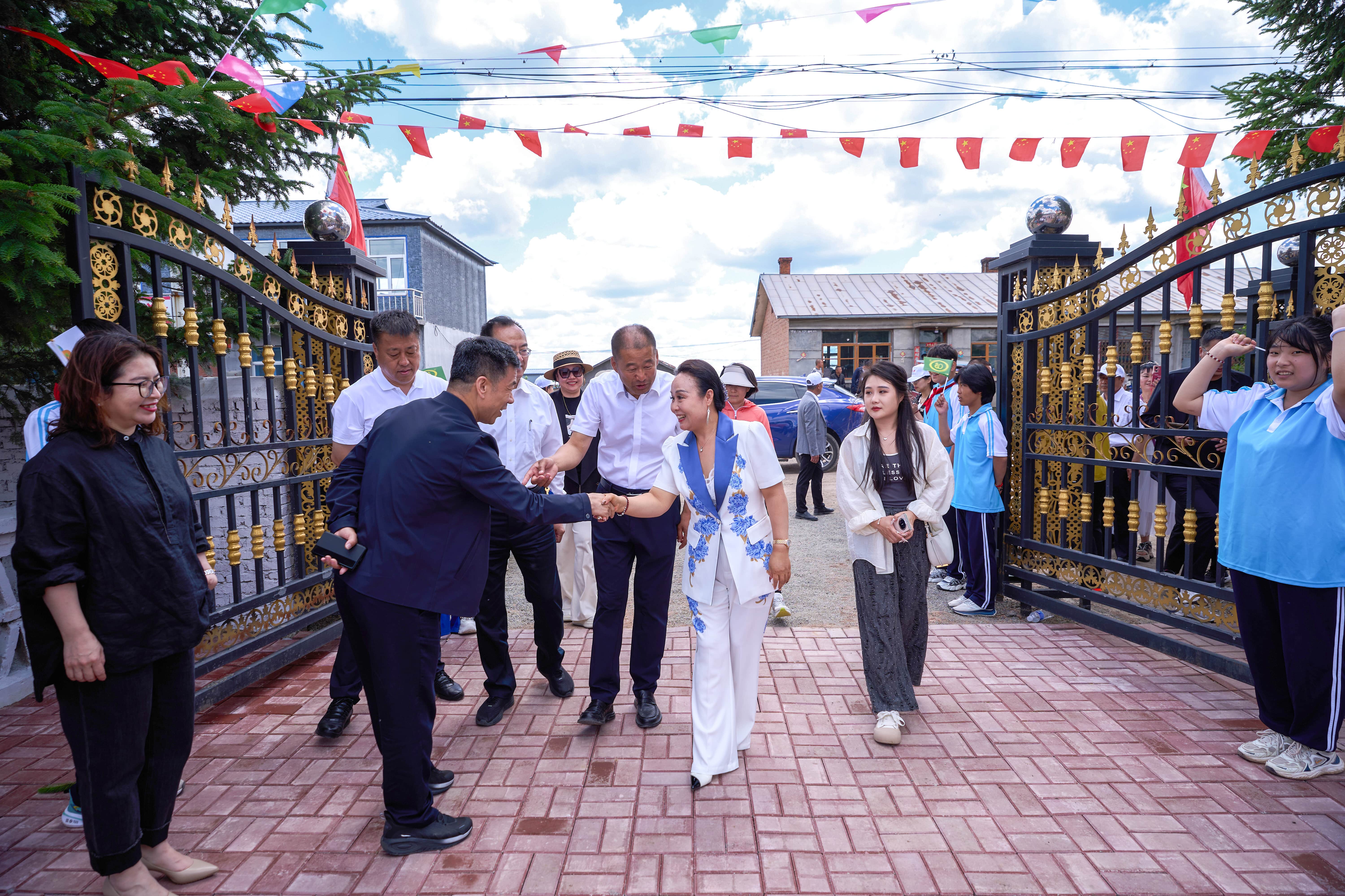 第254所 黑龙江巴彦县黑山镇民乐村万搏网_万搏(中国)
侯玉霞学校