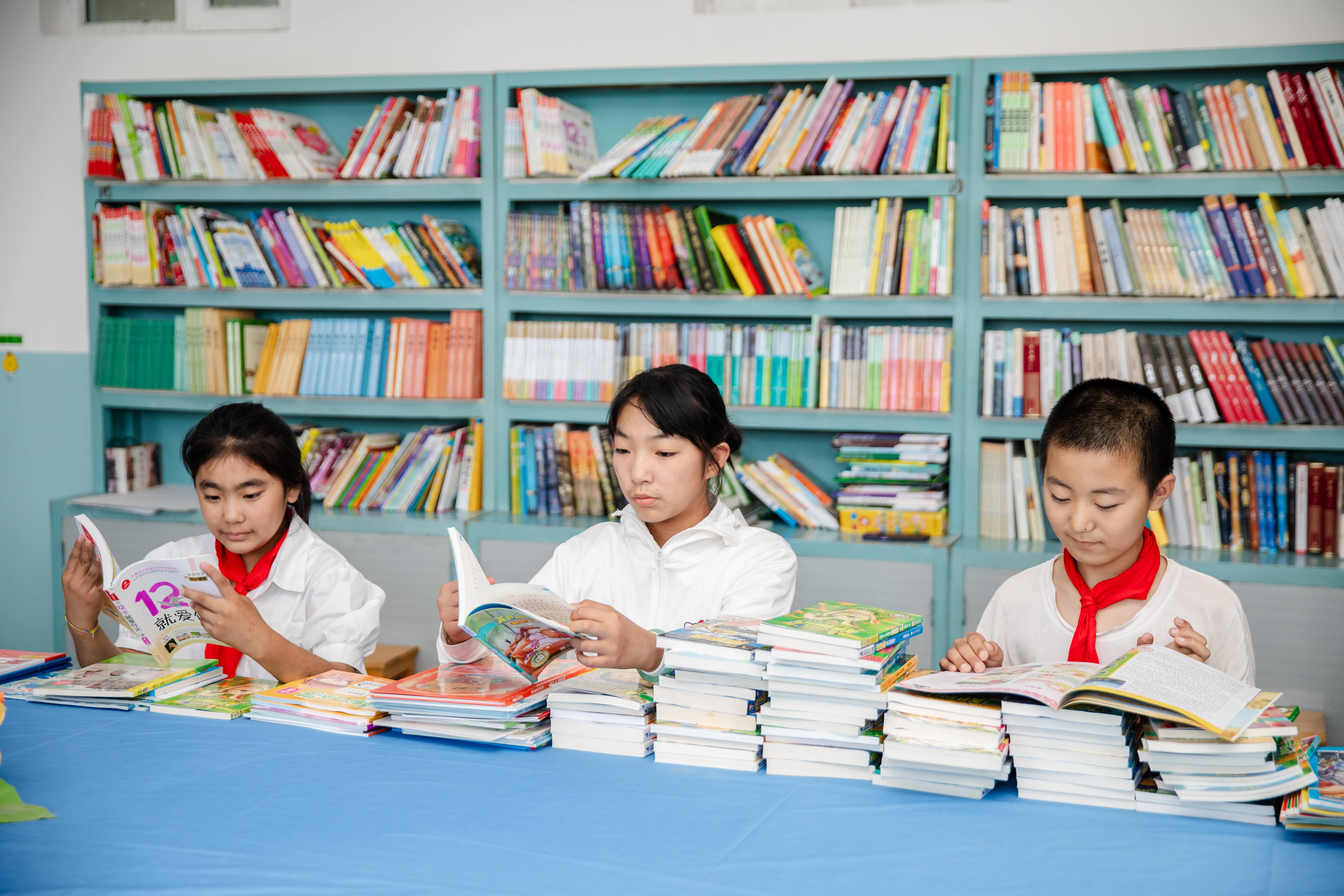 天津高校大学生记者走进万搏网_万搏(中国)
公益小学开展“书香悦读，筑梦成长”活动