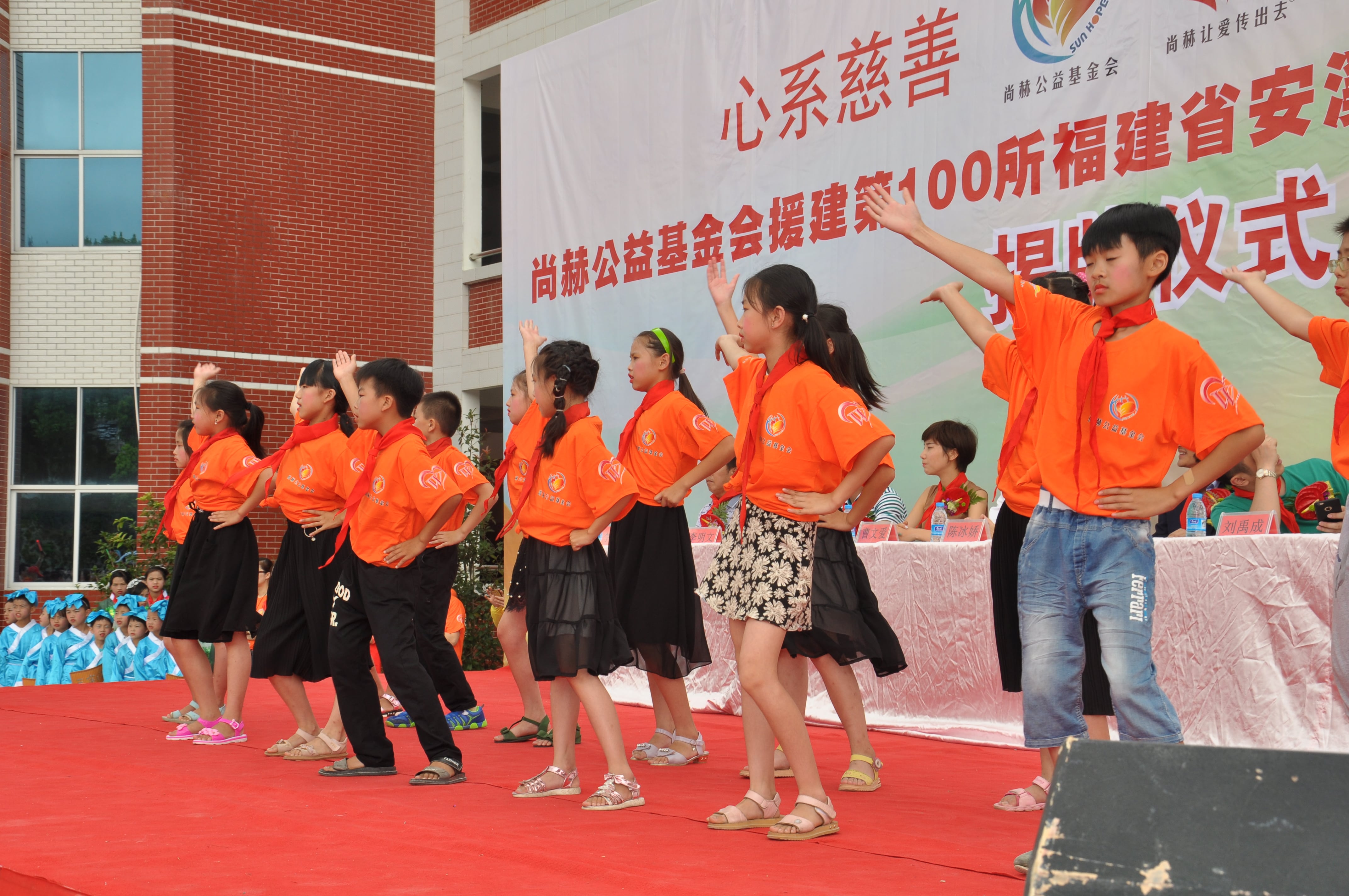 第100所 安溪县龙涓乡万搏网_万搏(中国)
陈冰娇小学