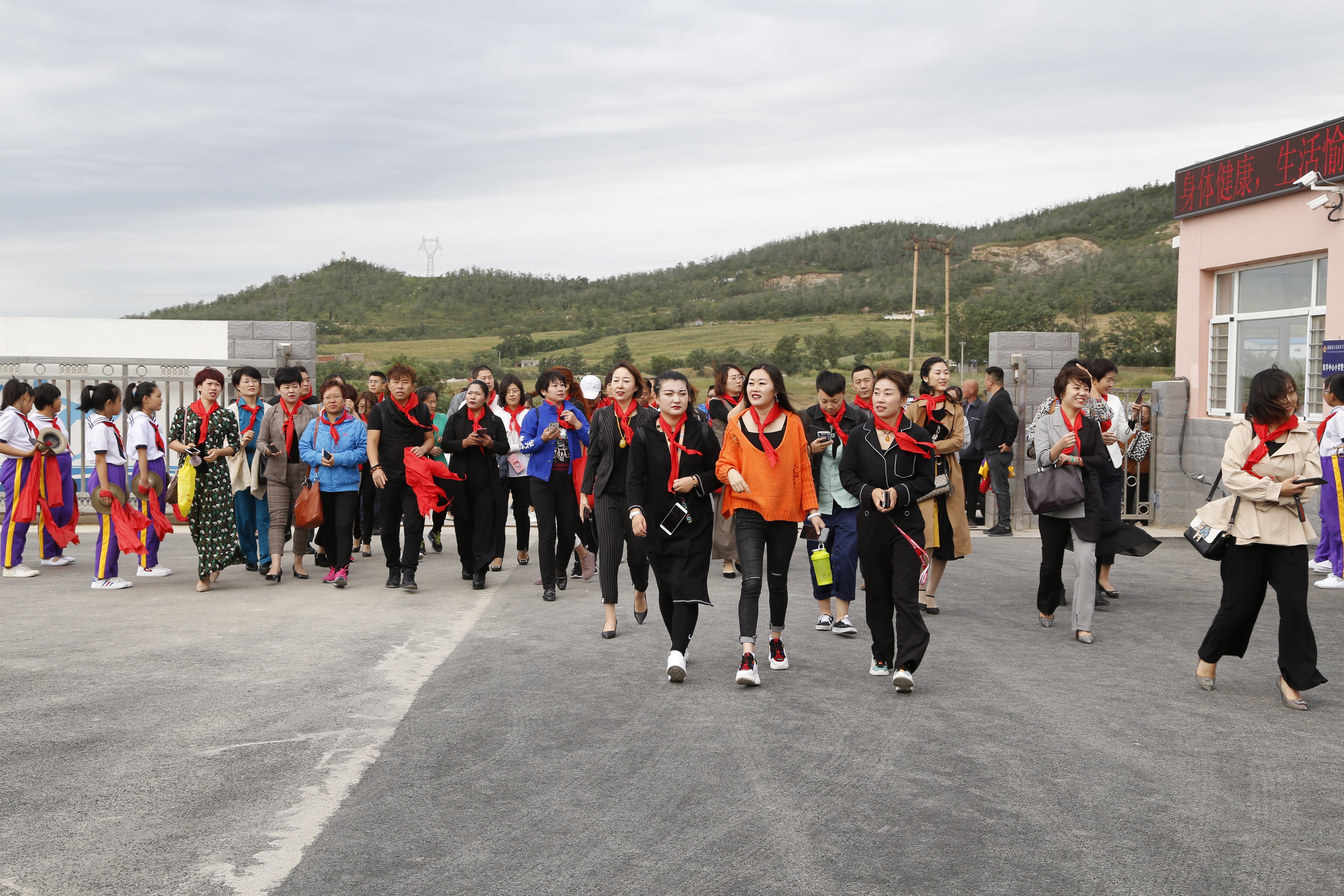 第163所 凌海市双羊镇万搏网_万搏(中国)
孙翔宇小学